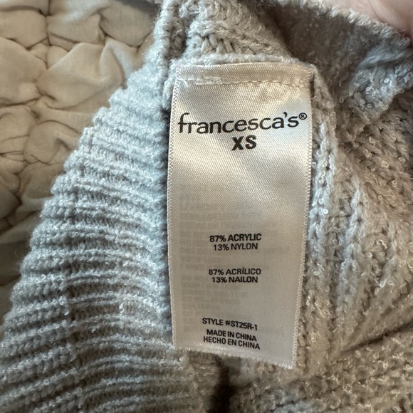 Miami Gray V-Neck Sweater with Ribbed Knit Texture - Picture 4 of 4